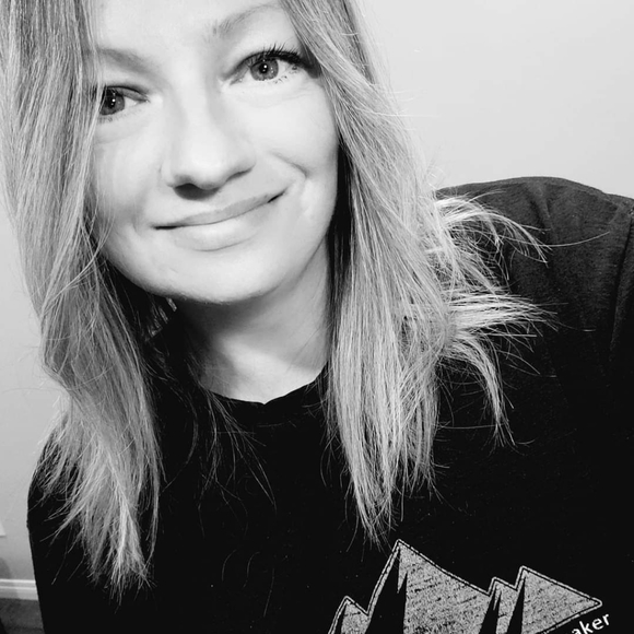 Meet your Posher, Alia - Picture 1 of 1